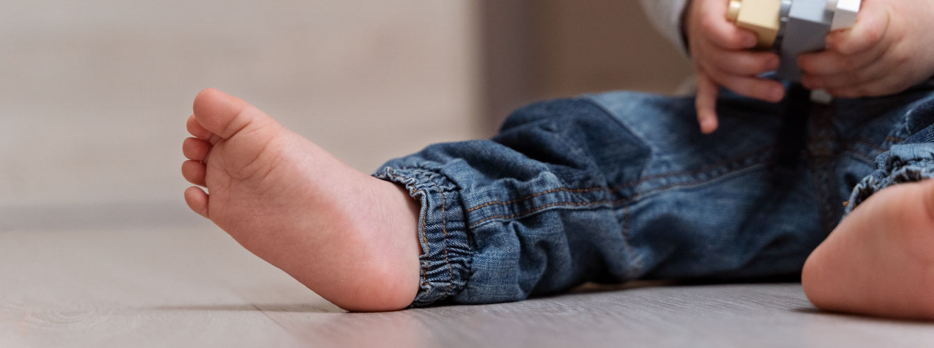 Podología infantil: cuándo revisar los pies de tu hijo
